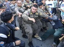 1746810361469-relokasi-pedagang-pasar-subuh-samarinda-berujung-ricuh-1746762991141_43
