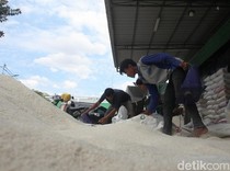 1747155951000-serapan-beras-nasional-mencapai-2-juta-ton-1747149301891_43