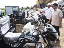1747415183503-kementan-salurkan-bantuan-alsintan-senilai-rp5-miliar-di-batang-1747379187889_43