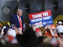 1748689582075-masih-ngotot-donald-trump-kobarkan-perang-dagang-lagi-1748678182262_43
