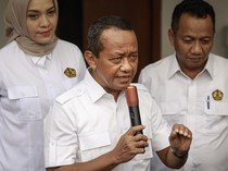 1749143233920-bahlil-buka-suara-soal-tambang-rusak-kawasan-raja-ampat-1749123407737_43