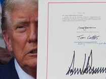 1751713565016-trump-resmi-teken-undang-undang-raksasa-di-gedung-putih-1751698513880_43