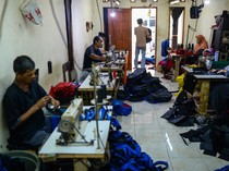 1751908058936-geliat-industri-tas-rumahan-jelang-tahun-ajaran-baru-1751887882140_43