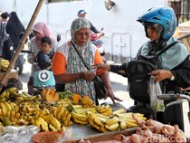 1756963882186-geliat-pasar-tanjung-priok-usai-aksi-demonstrasi-1756954811265_43