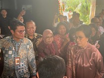 1757395828000-momen-haru-sri-mulyani-tiba-di-kemenkeu-jelang-sertijab-1757389737178_43