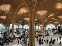 1757870790968-potret-megah-bandara-internasional-baru-kamboja-1757831857683_43