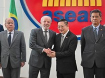 1761305217076-perkuat-kerja-sama-presiden-brasil-sambangi-markas-asean-di-jakarta-1761287367652_43