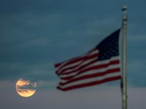 1761391522992-pesona-harvest-moon-supermoon-pertama-yang-muncul-di-langit-dunia-1759809847364_43