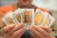 1761629098099-harga-emas-antam-tembus-rekor-tertinggi-sentuh-rp238-juta-per-gram-1760532607071_43
