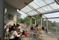 1761629212443-plumeria-cafe-di-jatinangor-menyuguhkan-tempat-nongkrong-dengan-pemandangan-alam-1_43