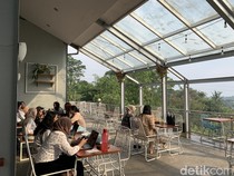 1761629212443-plumeria-cafe-di-jatinangor-menyuguhkan-tempat-nongkrong-dengan-pemandangan-alam-1_43
