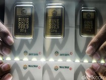 1761629391755-harga-emas-antam-meroket-hari-ini-nyaris-rp-25-juta-per-gram-1761021329714_43