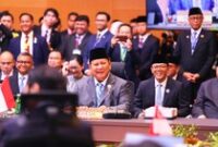 1761672168609-gaya-prabowo-di-antara-para-pemimpin-negara-asean-1748251965188_43