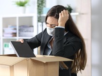 1761715675122-ilustrasi-phk_43