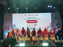 1761715912406-bank-bjb-dorong-inklusi-keuangan-lewat-bik-2025-di-bandung-dan-surabaya-1761708437357_43