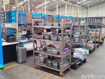 1761823733955-melihat-lebih-dekat-kecanggihan-ai-dalam-proses-bungkus-produk-di-blibli-9_43