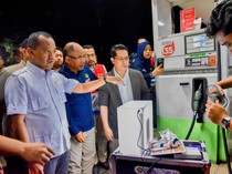 1761845010873-bahlil-cek-kualitas-bbm-di-malang-1761786496714_43