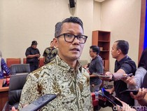 1761845232307-juru-bicara-kemenperin-febri-hendri-antoni-arief-1761828081708_43