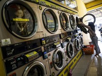 1761888350925-sekolah-bisnis-laundry-cara-baru-dongkrak-usaha-cuci-pakaian-1756186311409_43