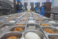 1761996344390-pemorsian-di-dapur-mbg-prabumulih-timur-dengan-penopang-cahaya-lampu-dari-listrik-dan-ac-untuk-menjaga-suhu-ruangan-tetap-ding-1761815179625_43