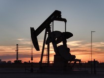 1762147848923-emas-minyak-membara-usai-israel-serang-iran-1749816526884_43