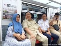 1762233946409-presiden-prabowo-subianto-jajal-krl-jabodetabek-1762229842591_43