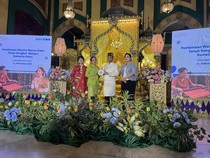 1762276957712-pt-bank-central-asia-tbk-bca-mendukung-pelestarian-budaya-dan-pengembangan-eco-fashion-wastra-warna-alam-di-berbagai-daerah-1762269455713_43