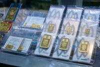 1762320335119-harga-emas-terjun-bebas-pasar-cikini-langsung-diserbu-pembeli-1761123863235_43