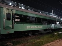 1762320741964-kereta-khusus-pedagang-1762063048686_43