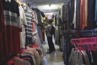 1762450073674-ilustrasi-thrifting-baju-bekas-1_43