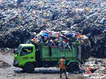 1762536230293-potret-gunung-sampah-di-tpa-tanjungrejo-kudus-1_43