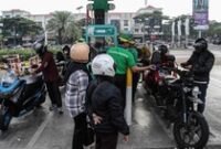 1762579539937-antusiasme-pengendara-sambut-kembalinya-bbm-ron-92-di-spbu-bp-bekasi-1762155376228_43