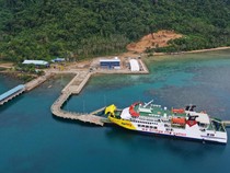 1762665780944-asdp-perkuat-konektivitas-anambas-kmp-bahtera-nusantara-01-resmi-layani-letungsedanau-1762661240619_43