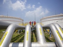 1762687791575-empat-tangki-baru-hadir-di-balongan-siap-dongkrak-ketahanan-energi-1758805620639_43