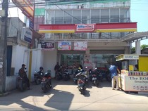 1763184068487-salah-satu-gerai-alfamart-1_43