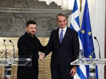 1763357188159-zelenskiy-kunjungi-athena-bahas-kerja-sama-energi-dengan-yunani-1763302406105_43