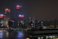 1763357354740-gemerlap-lampu-kota-menghiasi-malam-hari-di-kota-shanghai-china-1_43