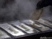 1763400228806-di-balik-kemilau-timah-1746867415034_43