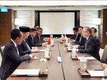 1763485502128-menko-airlangga-bertemu-menteri-singapura-1763479771540_43