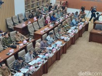 1763550327473-pertamina-rapat-dengan-komisi-vi-1763532372167_43