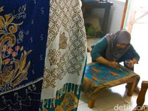 1764047146727-rumah-batik-setu-hidupkan-motif-khas-tangerang-lewat-karya-umkm-lokal-1763988598794_43