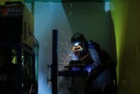 1764306343322-menuju-eropa-ratusan-calon-pmi-ikuti-pelatihan-juru-las-plat-di-jakarta-1764240123316_43