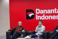 1764327946697-managing-director-treasury-danantara-indonesia-ali-setiawan-1764324813654_43