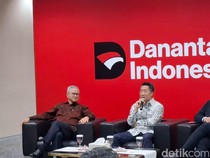 1764327946697-managing-director-treasury-danantara-indonesia-ali-setiawan-1764324813654_43