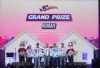 1764587160269-puncak-perayaan-35-tahun-jne-dengan-bergerak-bersama-di-gbk-basket-hall-1764577663528_43