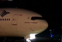 1764608776228-pesawat-pembawa-vaksin-covid-19_43