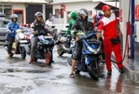 1764695129272-mulai-desember-tarif-bbm-non-subsidi-naik-di-seluruh-indonesia-1764685319360_43