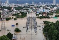 1764738351657-foto-udara-banjir-parah-terjang-thailand-selatan-1764332411204_43