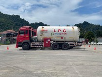1764738353570-truk-pengangkut-lpg-1764722971956_43