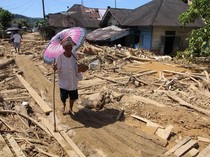 1764997516973-penampakan-sisa-terjangan-banjir-bandang-di-tapanuli-tengah-1764819468763_43